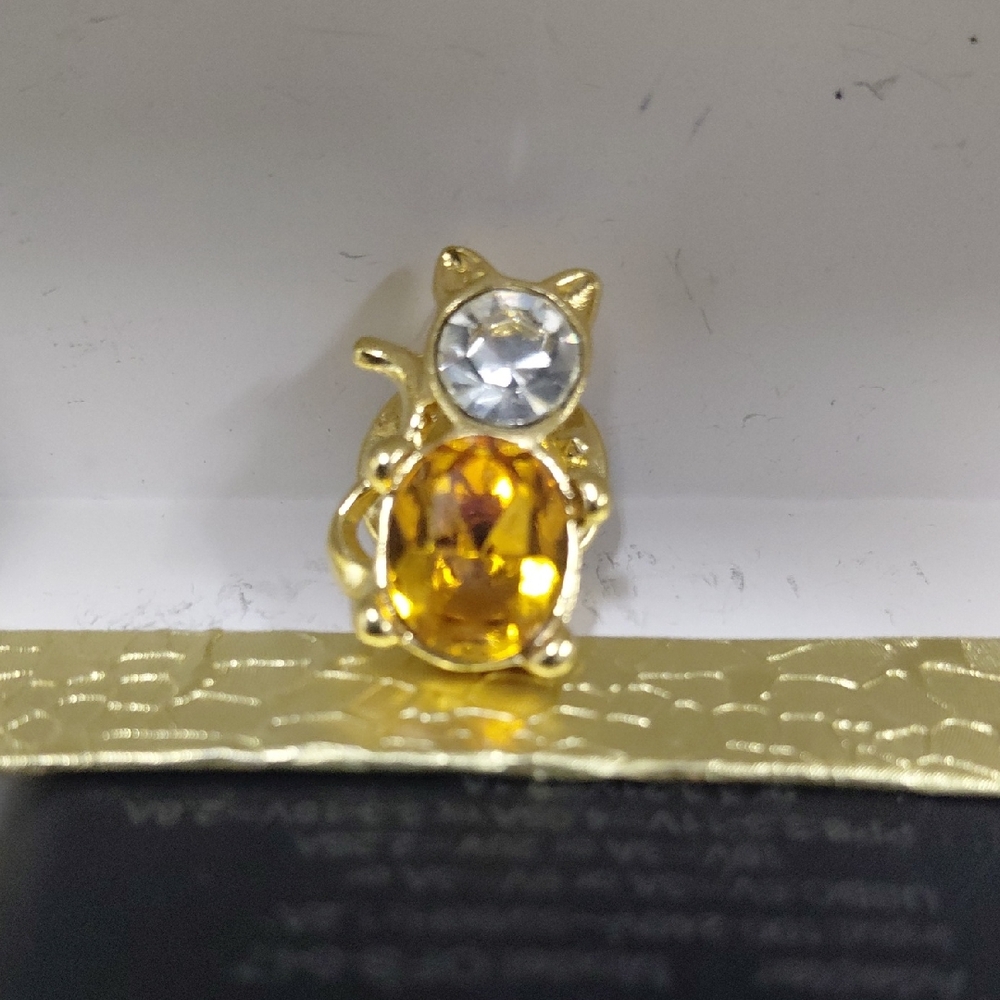 Vintage Cat Brooch Pin